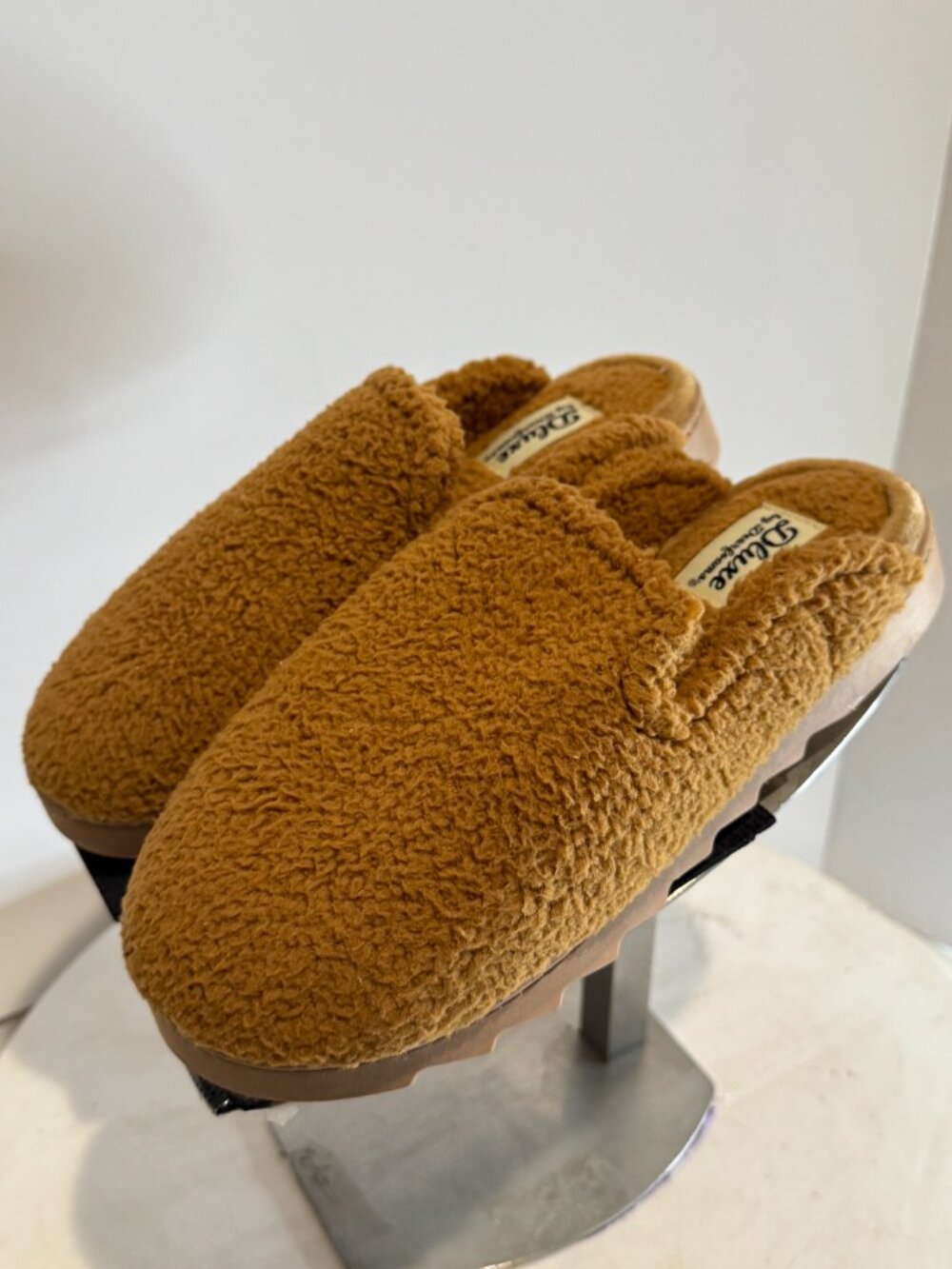 Dearfoams Womens Cozy & Comfy Slippers size 5-6 Brand New